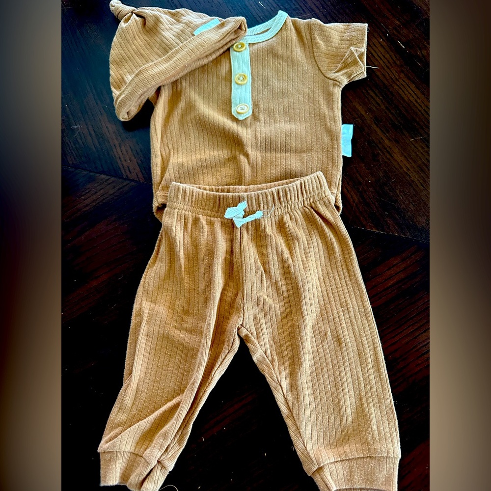 Tahari Matching Set 3-6 Months